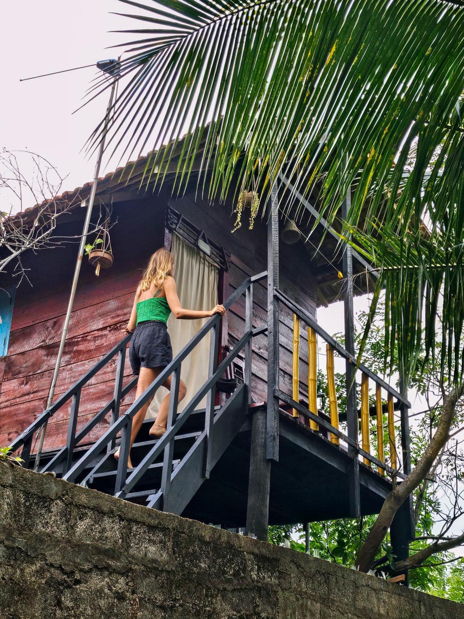Bird House Mirissa Hotel Exterior photo